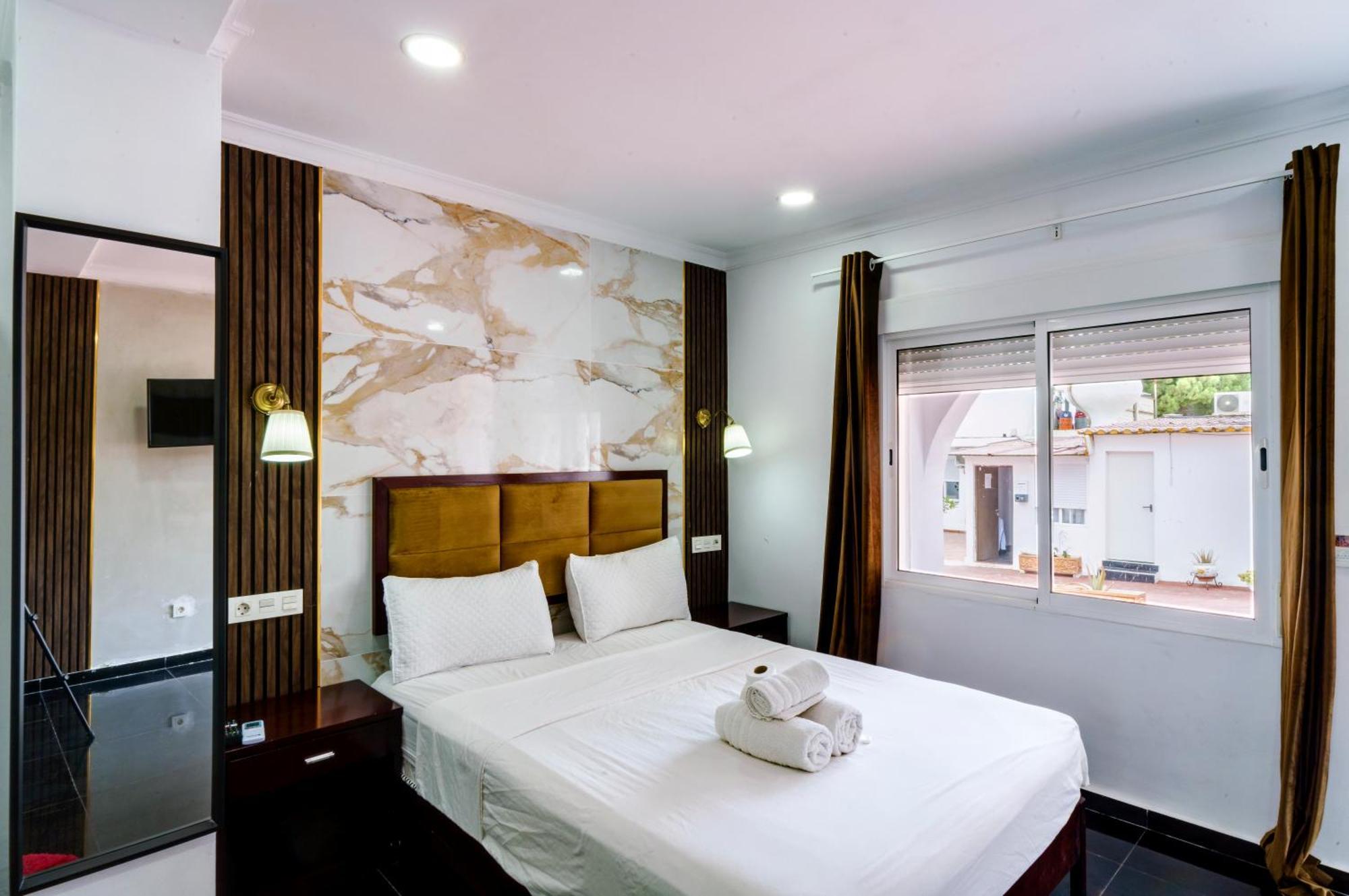 Rancho Grande Hotel Marbella Buitenkant foto
